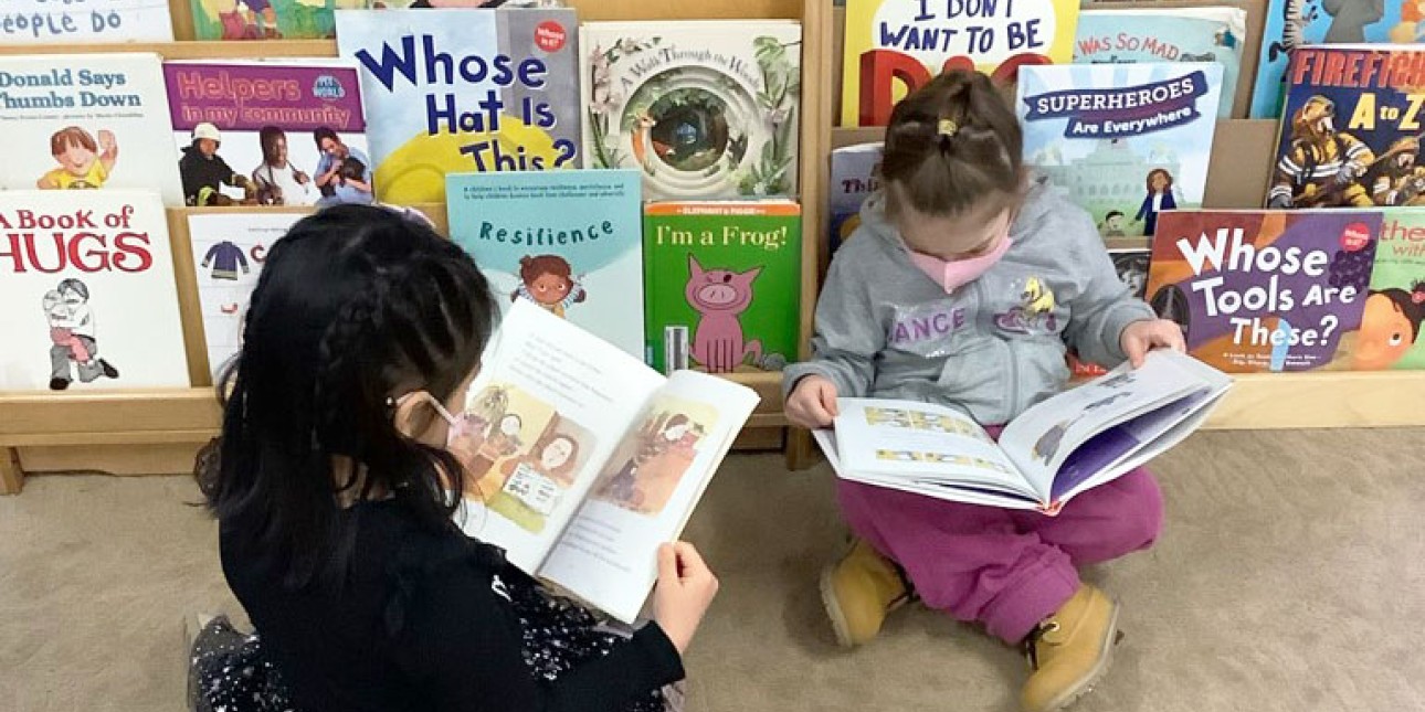 Preschoolers read